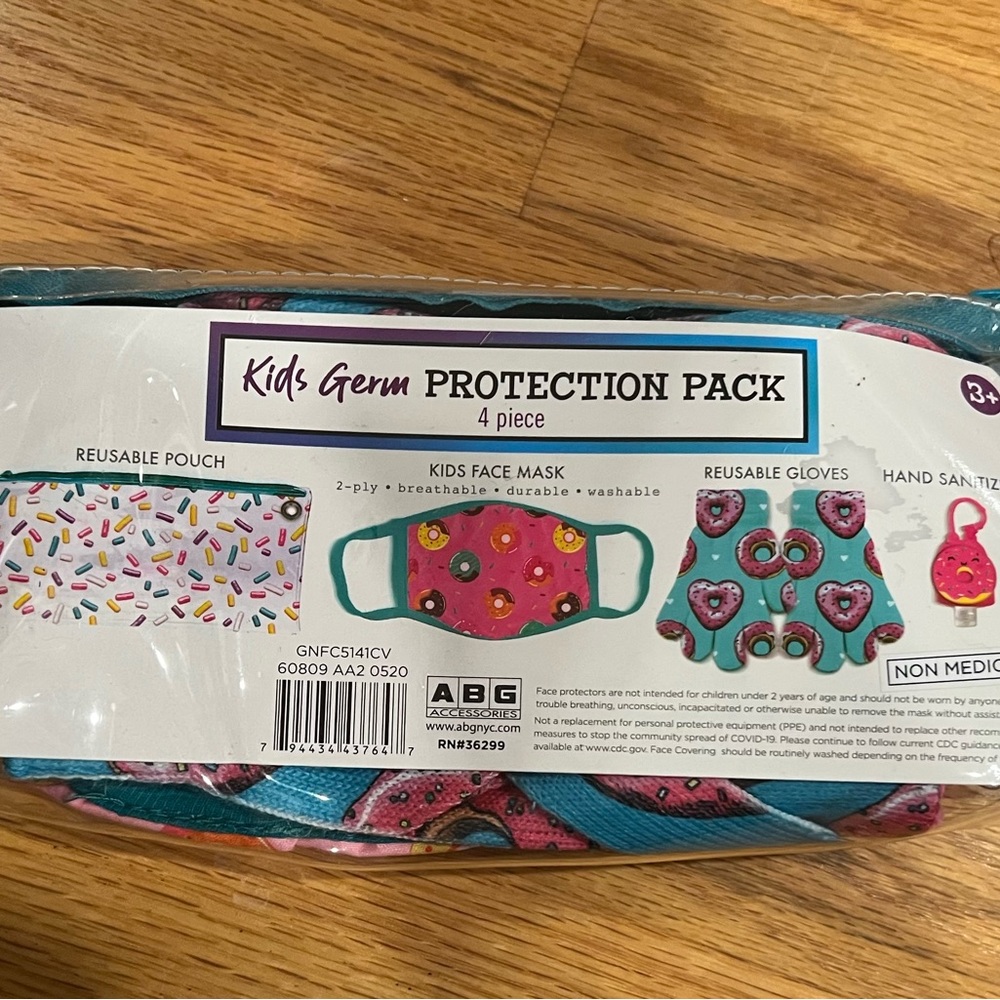 Kid's gloves and sanitizer kit - Picture 1 of 2